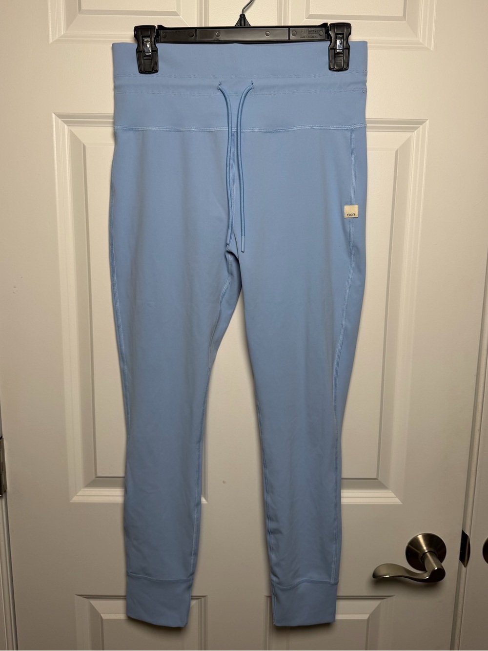 Vuori Daily Legging in Isle Blue | L | Like New